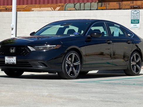 Certified 2025 Honda Accord Sport image 11