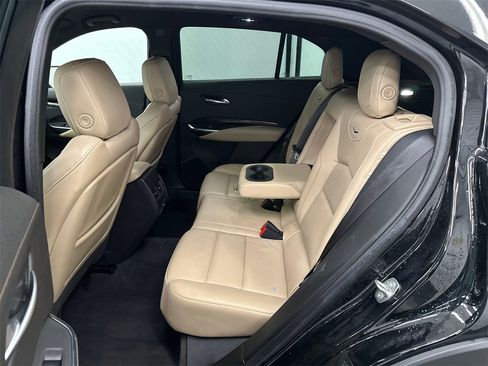 Used 2024 Cadillac XT4 Premium Luxury image 23