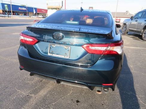 Used 2020 Toyota Camry SE FWD image 6