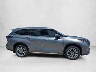 New 2026 Toyota Highlander Platinum AWD/4WD video 4