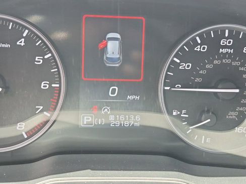 Used 2025 Subaru Crosstrek 2.0i Premium image 6