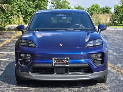 Certified 2025 Porsche Macan Electric image 10