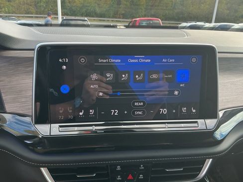 Certified 2025 Volkswagen Atlas SEL Premium R-Line image 21