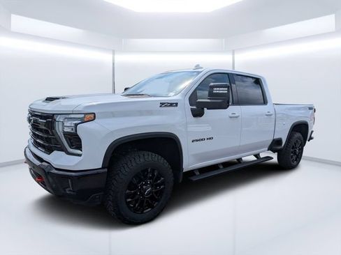 Used 2025 Chevrolet Silverado 2500 LTZ w/ Trail Boss Package AWD/4WD image 7