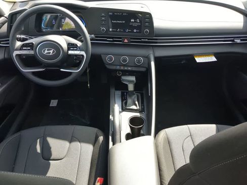 New 2026 Hyundai Elantra SE FWD image 15