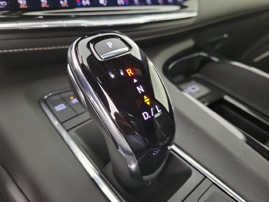Used 2023 Cadillac Escalade Sport w/ LPO, ONYX Package RWD image 28