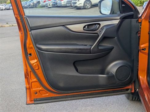 Used 2021 Nissan Rogue Sport S image 6