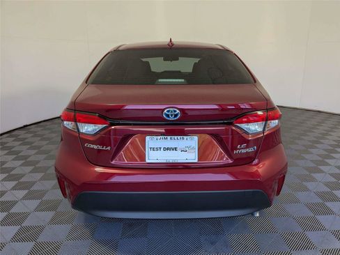 Certified 2024 Toyota Corolla LE w/ LE Convenience Package image 7