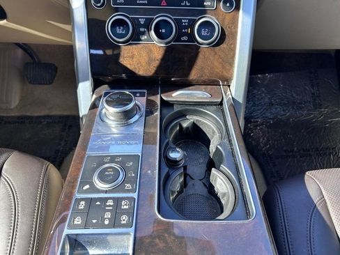 Used 2017 Land Rover Range Rover HSE image 19