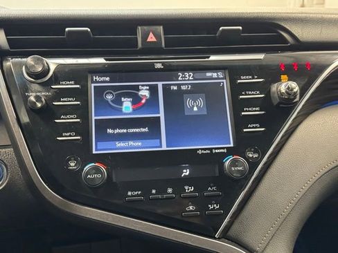 Used 2018 Toyota Camry XLE w/ Audio Package image 21