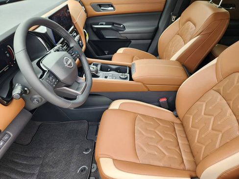 New 2026 Nissan Pathfinder Platinum AWD/4WD image 10