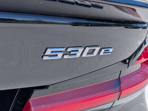 Used 2023 BMW 530e RWD image 33
