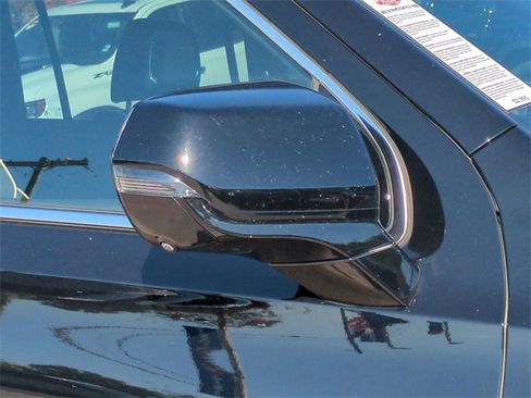 Used 2022 Cadillac Escalade ESV Premium Luxury image 12