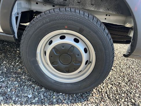 New 2025 Ford Transit 250 148 Medium Roof image 16