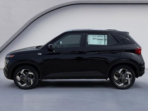 New 2026 Hyundai Venue SEL FWD image 2