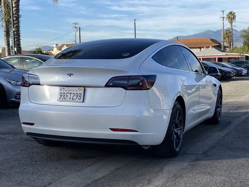 Used 2020 Tesla Model 3 Standard Range image 4