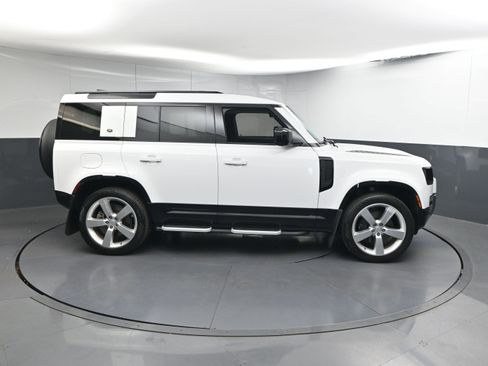 Used 2023 Land Rover Defender 110 X-Dynamic SE image 26
