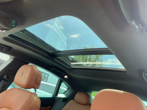 Used 2021 Maserati Levante image 16