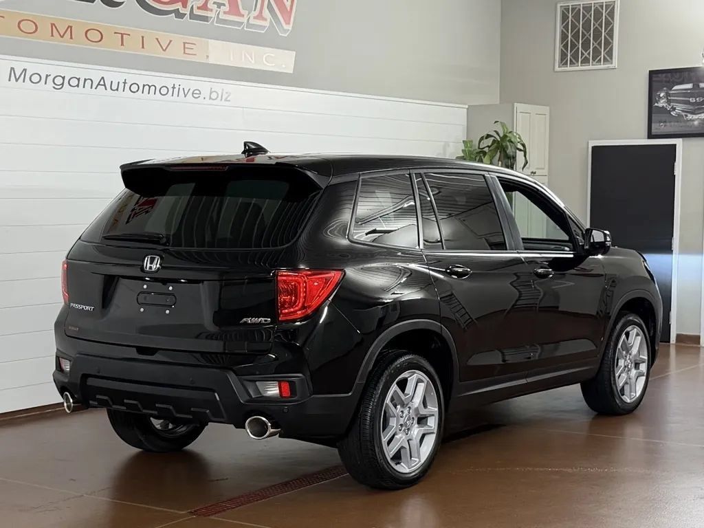 Used 2025 Honda Passport EX-L image 3