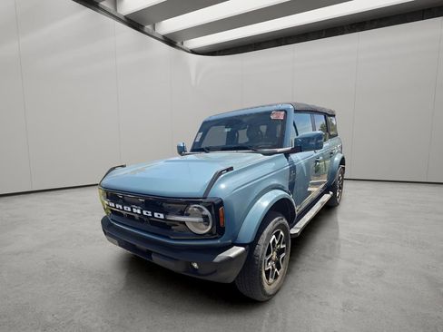 Used 2022 Ford Bronco Outer Banks AWD/4WD image 2