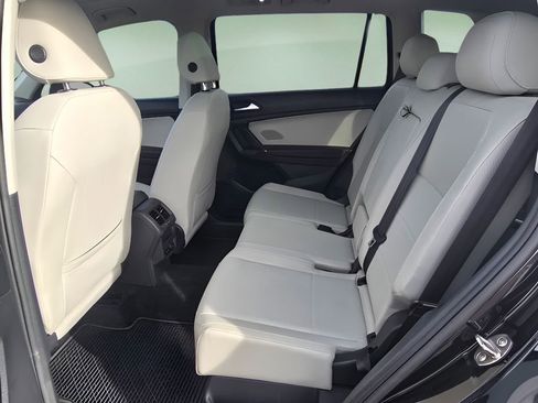 Used 2020 Volkswagen Tiguan SEL image 14
