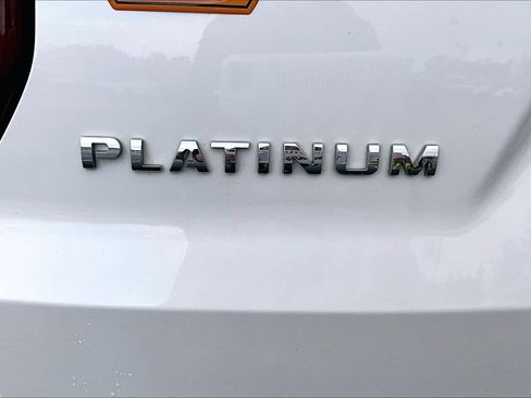 Used 2018 Ford Explorer Platinum image 29
