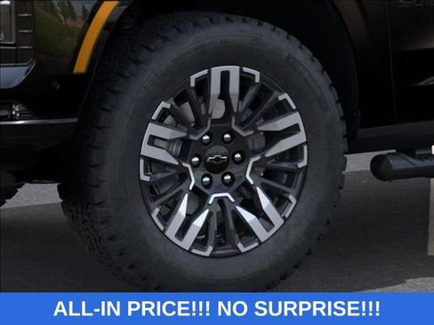 New 2026 Chevrolet Suburban Z71 w/ Comfort Package AWD/4WD image 9