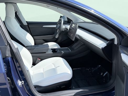 Used 2022 Tesla Model 3 Standard Range RWD image 36