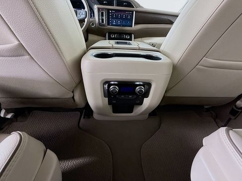 Used 2023 GMC Yukon Denali RWD image 25