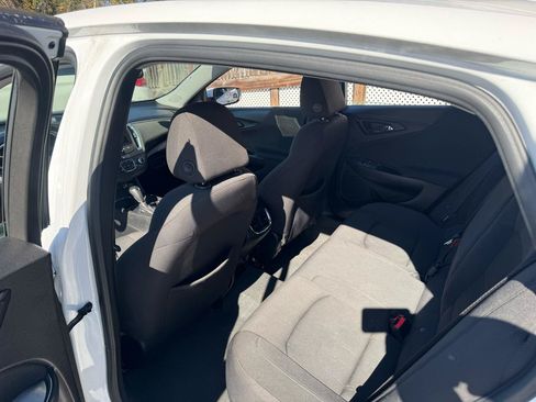 Used 2019 Chevrolet Malibu LT FWD image 18