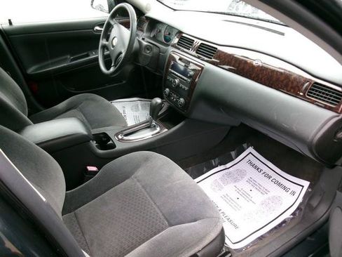 Used 2016 Chevrolet Impala LT FWD image 12