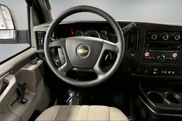 Used 2025 Chevrolet Express 3500 LT w/ LT Preferred Equipment Group RWD image 8