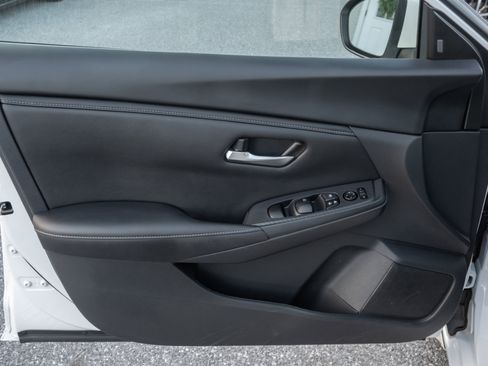 Used 2024 Nissan Sentra SV image 12