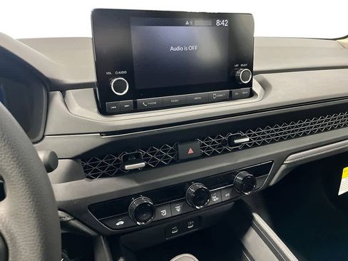 Certified 2025 Honda Accord SE image 19