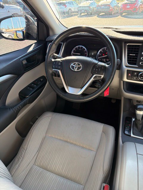 Used 2015 Toyota Highlander Plus AWD/4WD image 13