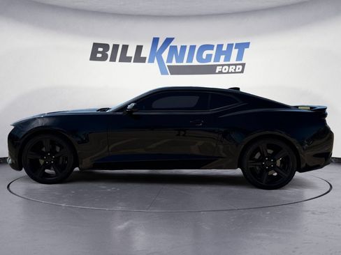 Used 2018 Chevrolet Camaro SS RWD image 2