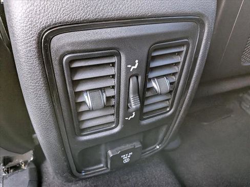 Used 2021 Jeep Grand Cherokee Laredo X AWD/4WD image 20