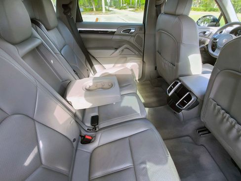 Used 2014 Porsche Cayenne AWD/4WD image 12