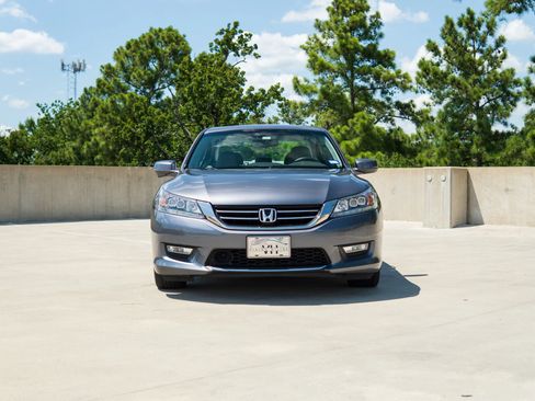 Used 2013 Honda Accord Touring image 2