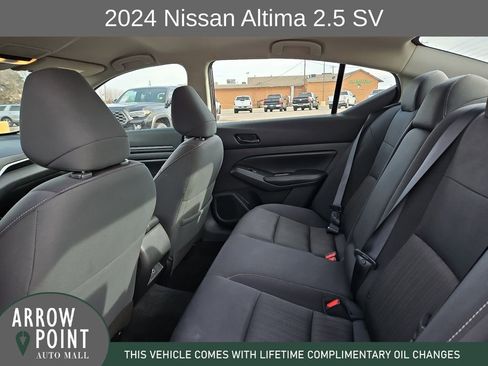 Used 2024 Nissan Altima 2.5 SV image 18