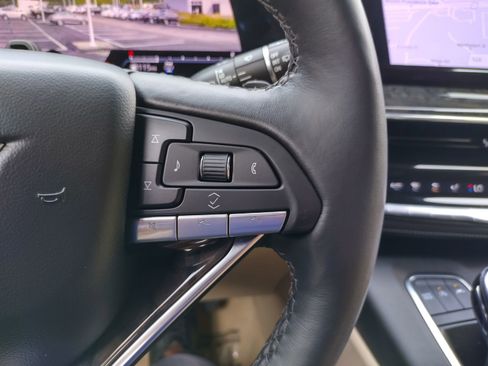 Certified 2024 Cadillac Escalade ESV Premium Luxury image 21