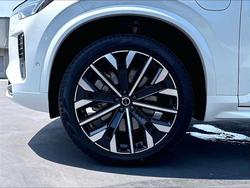 New 2026 Volvo XC90 T8 Ultra w/ Protection Package AWD/4WD image 14