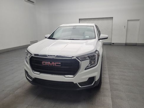 Used 2024 GMC Terrain SLE image 15