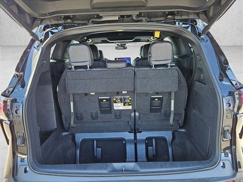 Used 2025 Toyota Sienna XLE Woodland Edition image 6