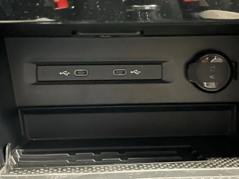 New 2025 Volkswagen Taos SE image 13