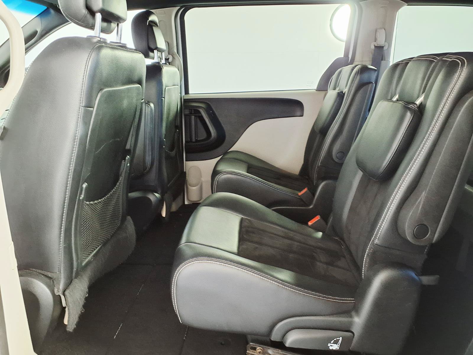 Used 2017 Dodge Grand Caravan SXT FWD image 10