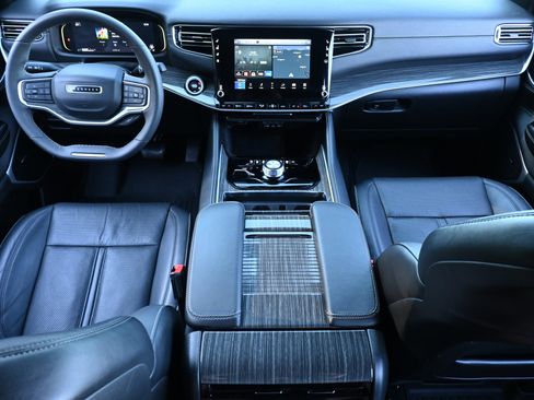 Used 2022 Jeep Wagoneer Series II image 26