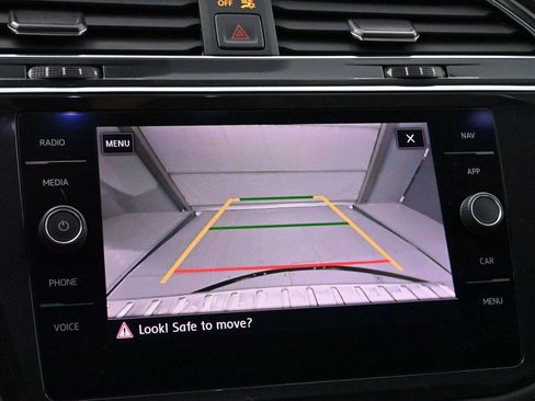 Used 2019 Volkswagen Tiguan SEL FWD image 25