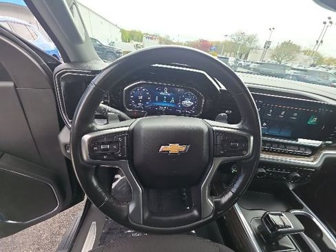 Used 2024 Chevrolet Silverado 1500 LT AWD/4WD image 17