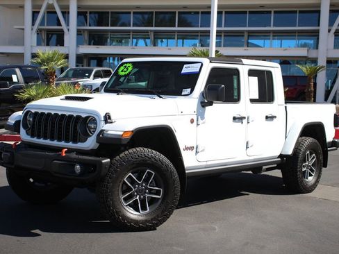 Used 2025 Jeep Gladiator Mojave AWD/4WD image 1